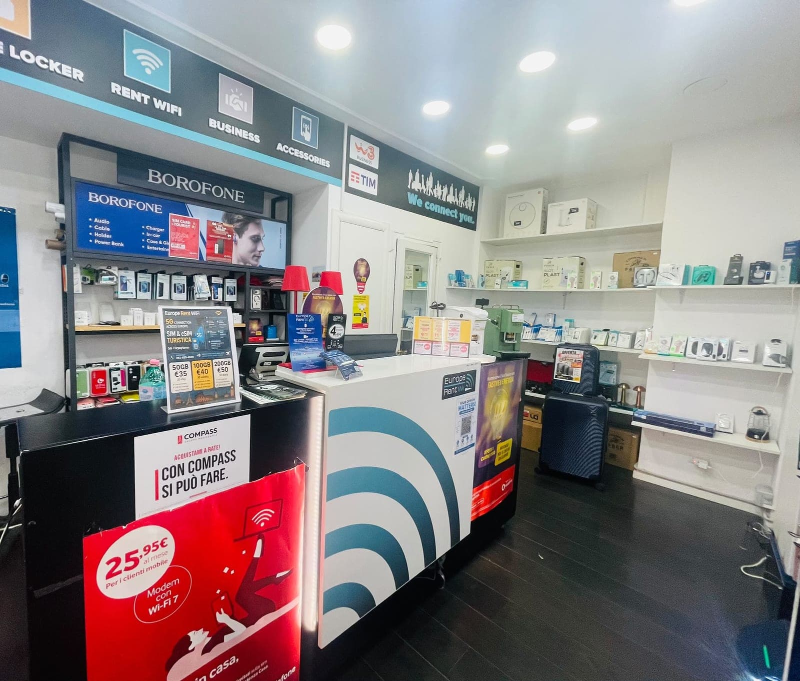Il banco dentro il negozio Europe Rent WiFi di Capri